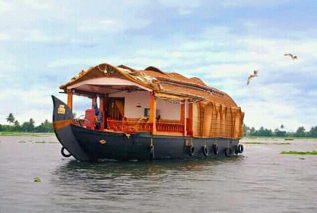 RAJATHEERAM BEACH HOMESTAY Alappuzha Esterno foto
