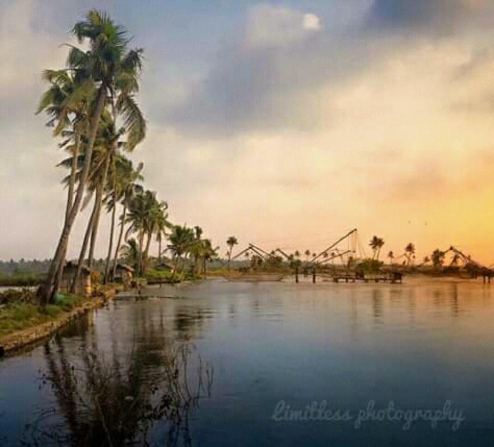 RAJATHEERAM BEACH HOMESTAY Alappuzha Esterno foto